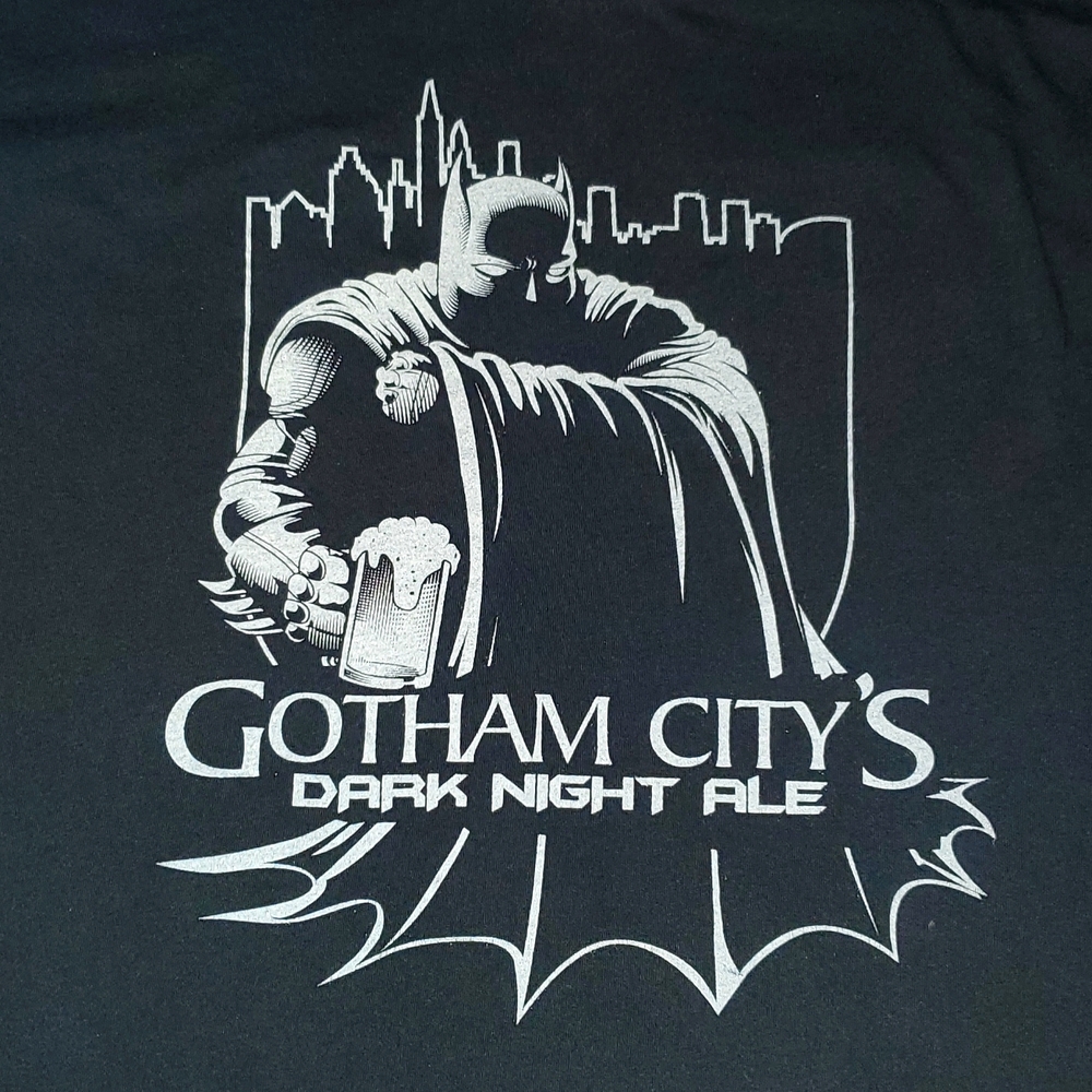 Batman Gotham City Beer T-Shirt - Picture 3 of 6